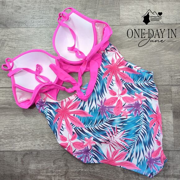 Adisputent Molded Cup Cross Front Cut Out One Piece Swimsuit Size L - Picture 6 of 6